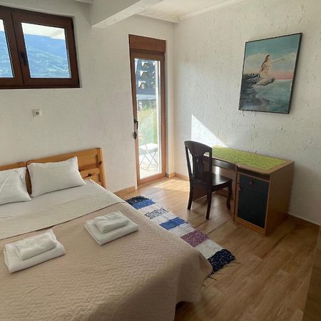 Visitor Yard Bed & Breakfast พลาฟ ภายนอก รูปภาพ