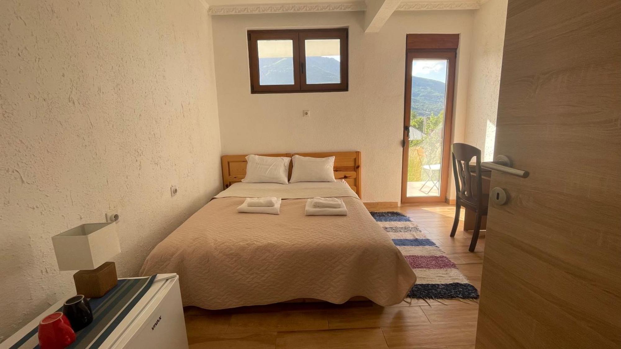 Visitor Yard Bed & Breakfast พลาฟ ภายนอก รูปภาพ