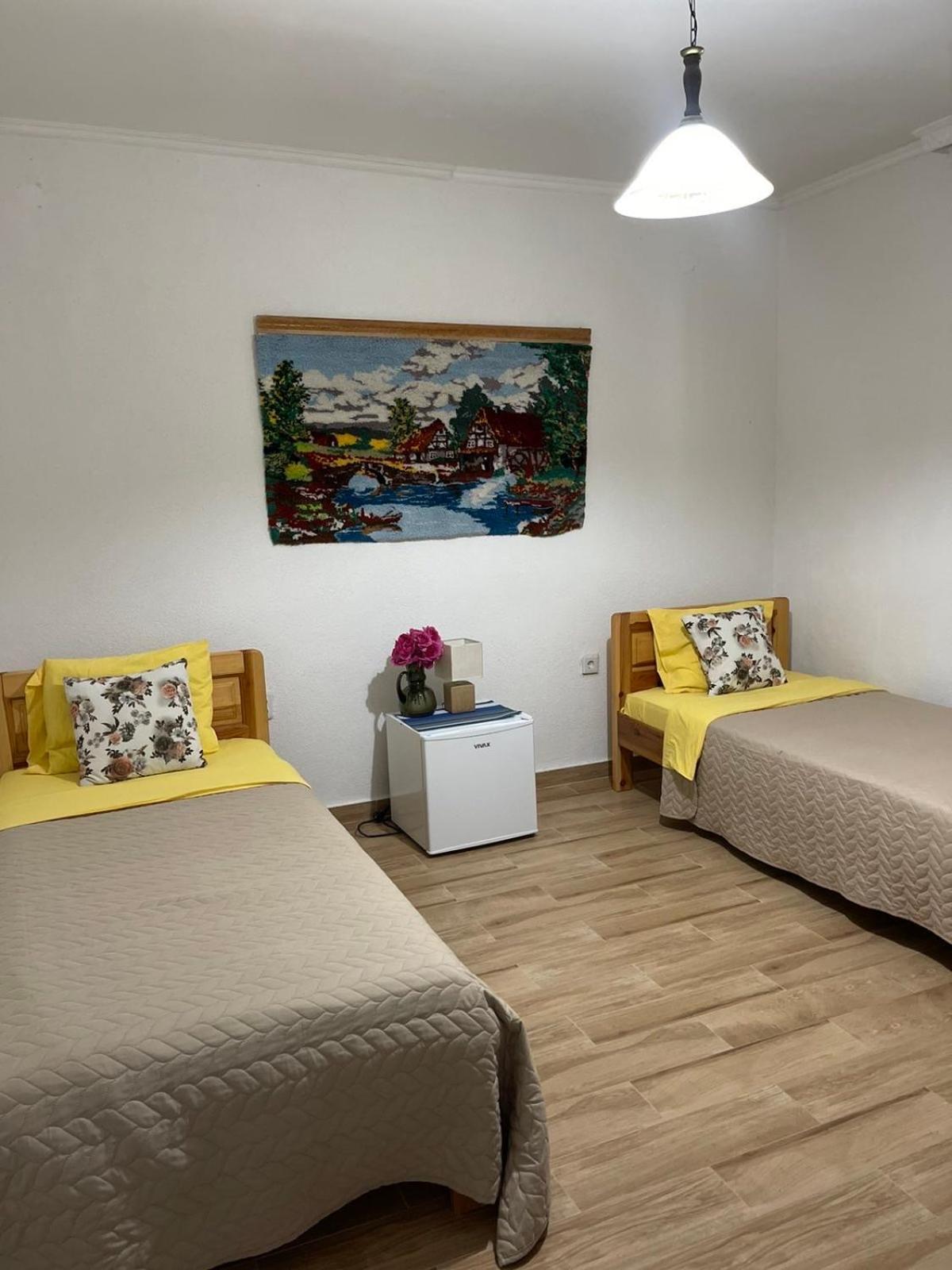 Visitor Yard Bed & Breakfast พลาฟ ภายนอก รูปภาพ