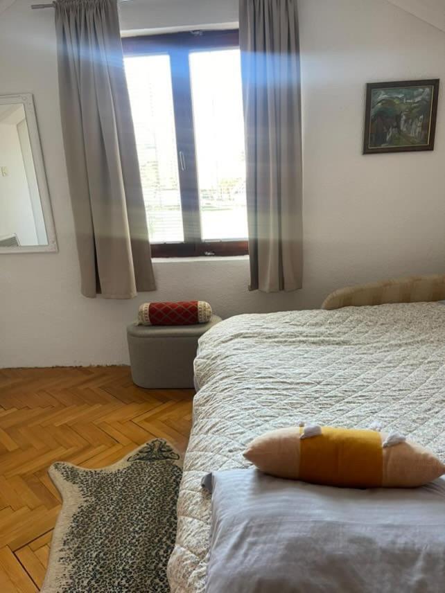 Visitor Yard Bed & Breakfast พลาฟ ภายนอก รูปภาพ