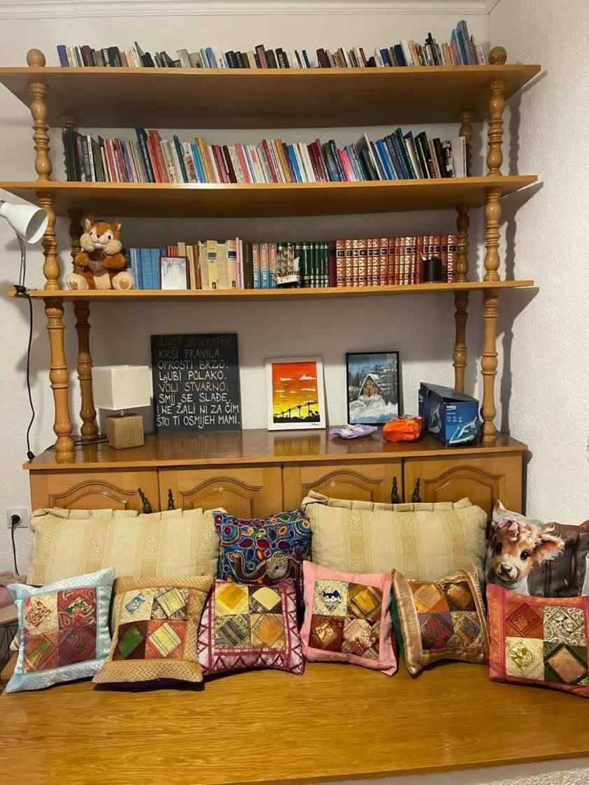 Visitor Yard Bed & Breakfast พลาฟ ภายนอก รูปภาพ