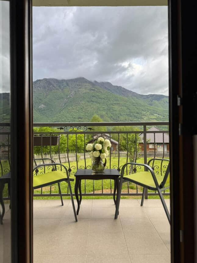 Visitor Yard Bed & Breakfast พลาฟ ภายนอก รูปภาพ