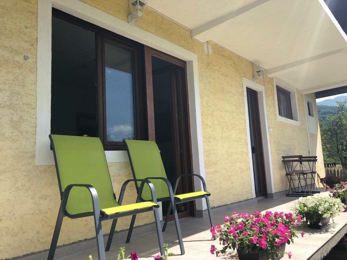 Visitor Yard Bed & Breakfast พลาฟ ภายนอก รูปภาพ